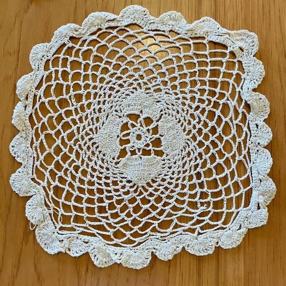 Vintage Hand Crocheted Doilies Doily Pastel Pink Blue White Delicate Lot of 7 - Picture 4 of 15